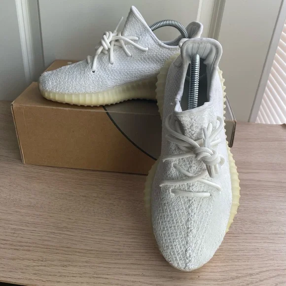 Adidas Yeezy Boost 350 V2 Cream White/Triple White- SZ 7 M- W 8.5 - Picture 9 of 16
